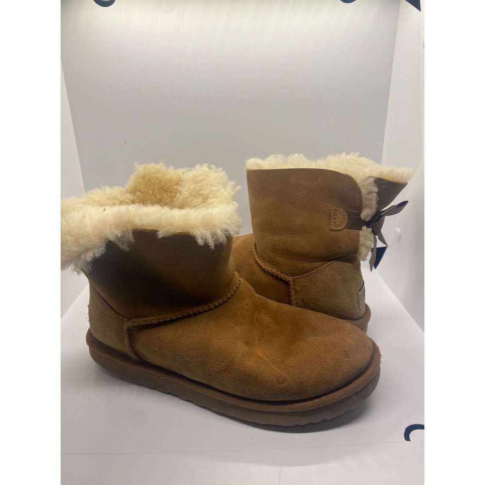 EUC UGG Baily Bow Short Booties Cozy Warm Sz 7 PERFECT BOOTIE